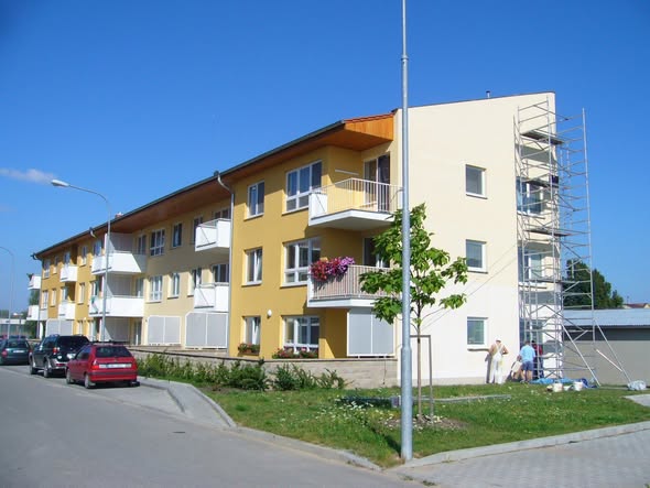 Bytový dům — nová fasáda — Brno a okolí